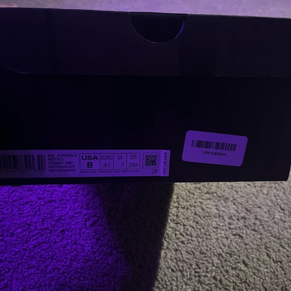 Jordan Men's Red Sneakers: Ragin Bulls - Picture 5 of 5